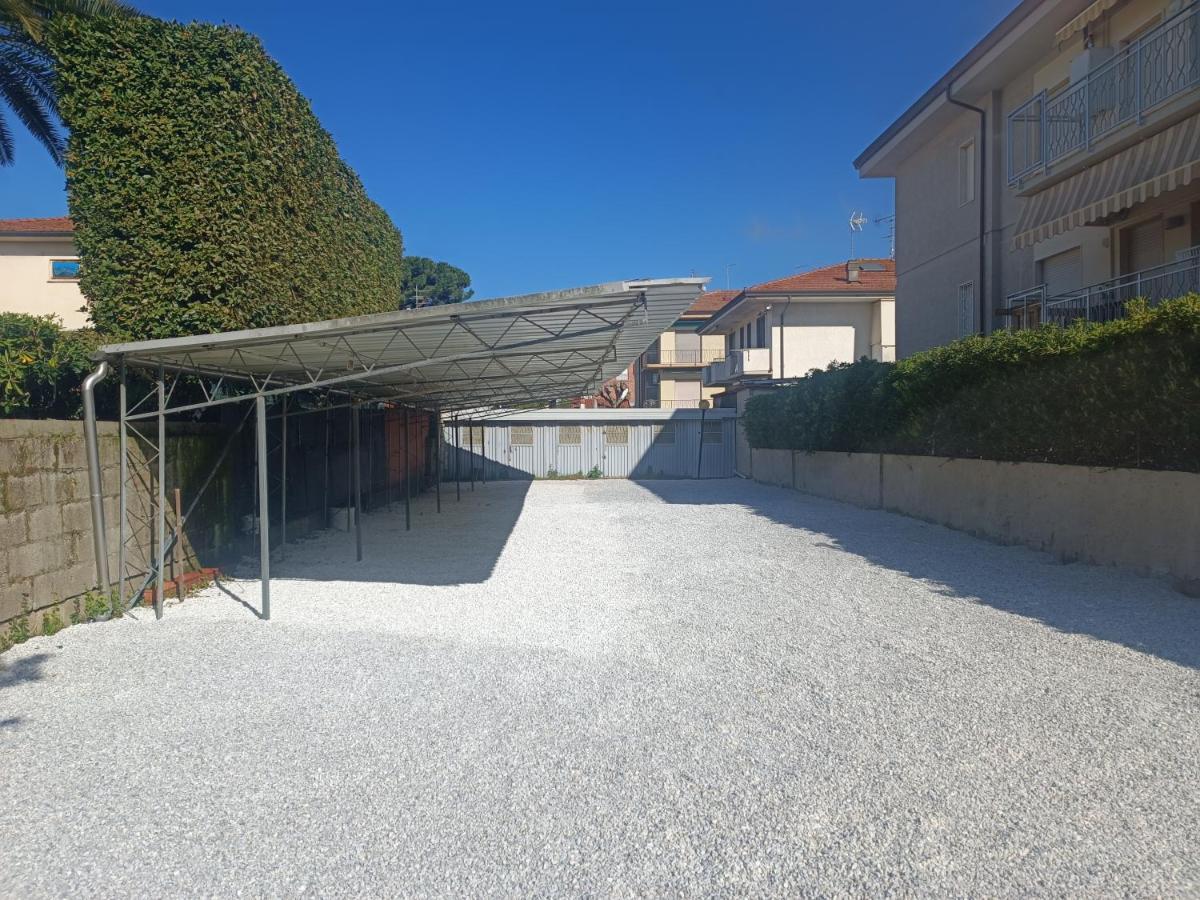 Le Palme 98 "Casa Vacanze" Lido di Camaiore Kültér fotó