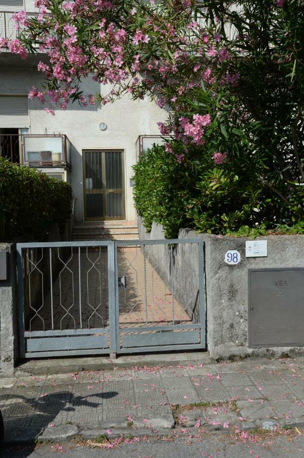Le Palme 98 "Casa Vacanze" Lido di Camaiore Kültér fotó